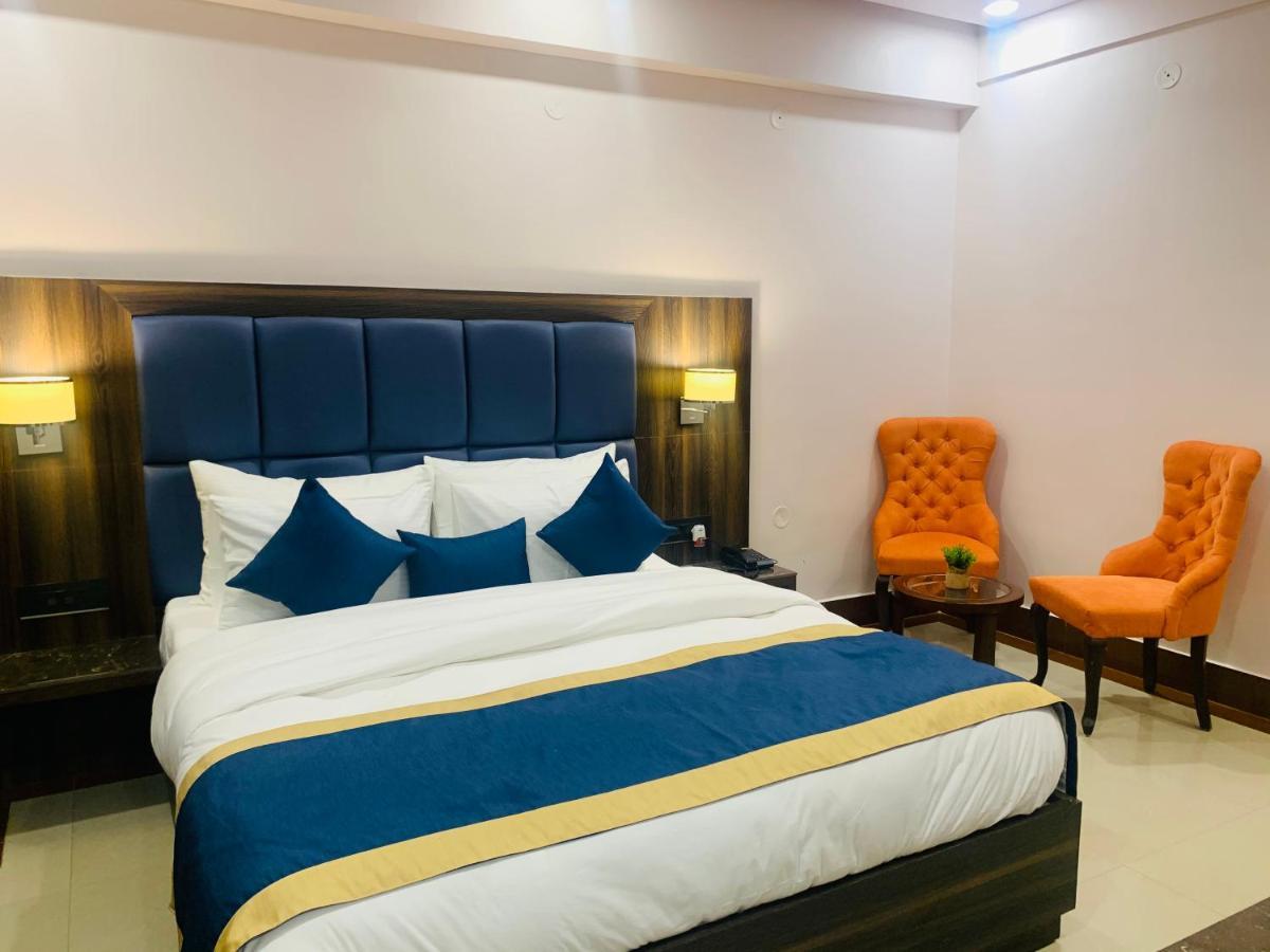 The Pearl Bliss Hotel Patna  Bagian luar foto